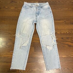 BDG Slim Straight Distressed Jeans in light wash denim size 28